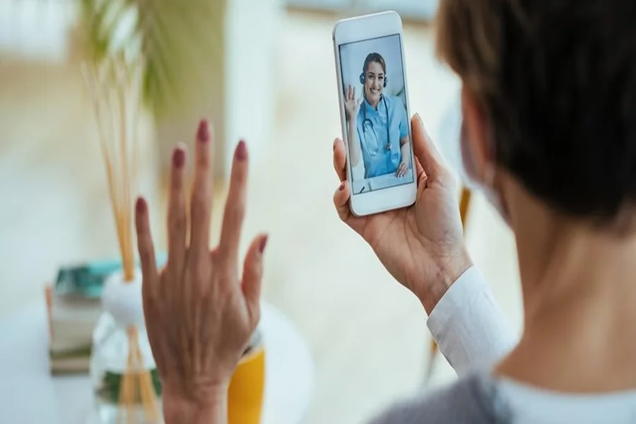 How Do Online Doctors Improve Continuity Across Long-term Treatments